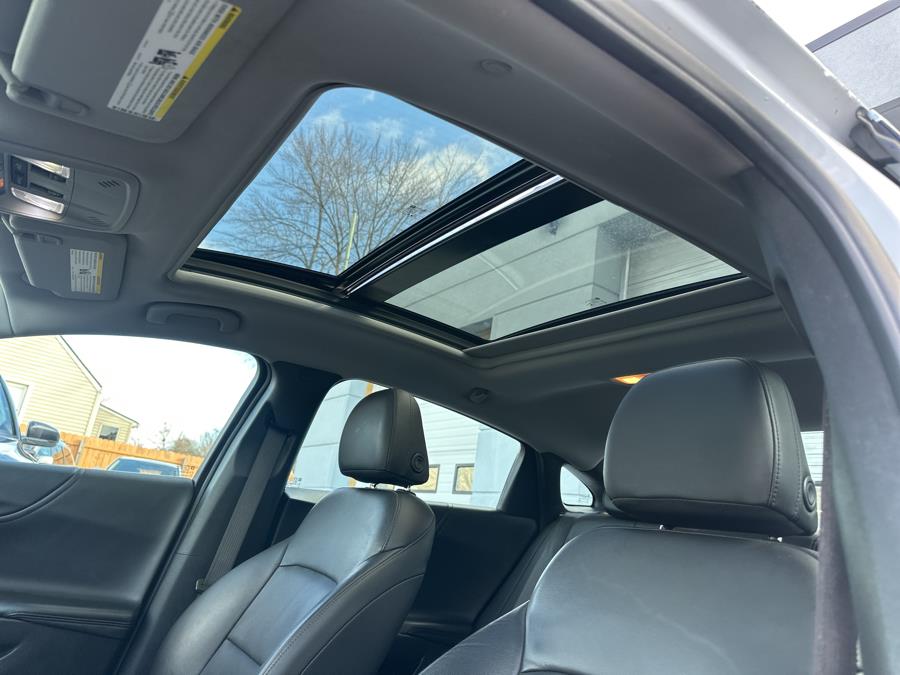 2021 Chevrolet Malibu 4dr Sdn LT photo