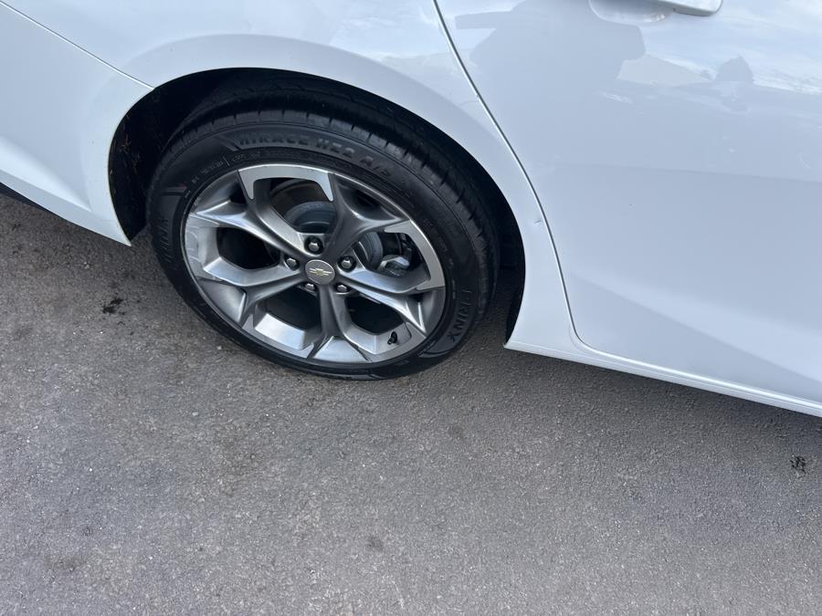 2021 Chevrolet Malibu 4dr Sdn LT photo