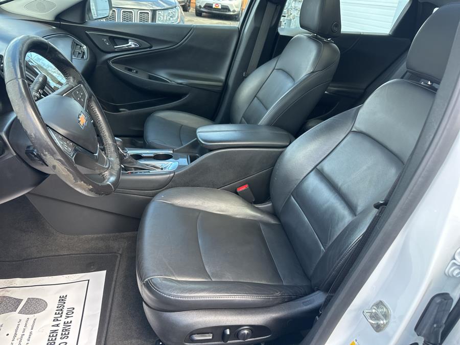 2021 Chevrolet Malibu 4dr Sdn LT photo