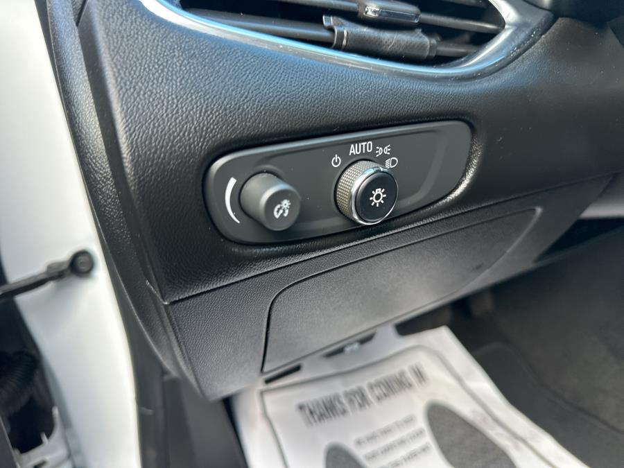 2021 Chevrolet Malibu 4dr Sdn LT photo