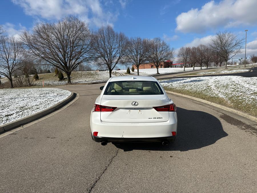 2015 Lexus IS 250 photo
