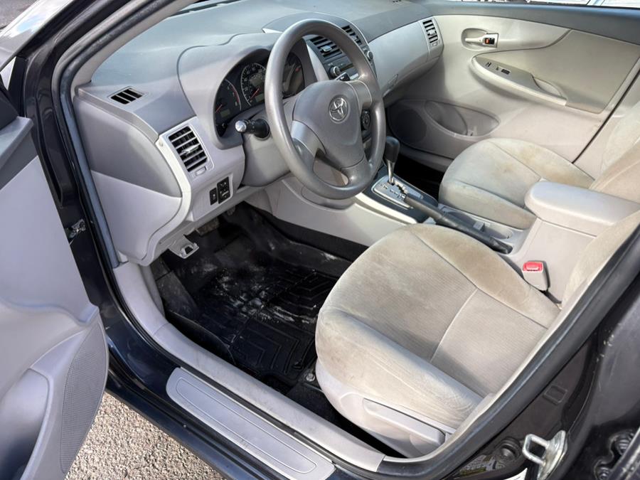 2010 Toyota Corolla photo