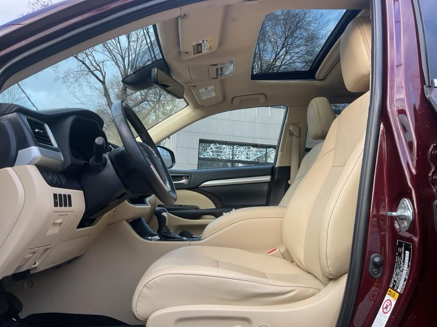 2019 Toyota Highlander XLE V6 AWD (Natl) photo