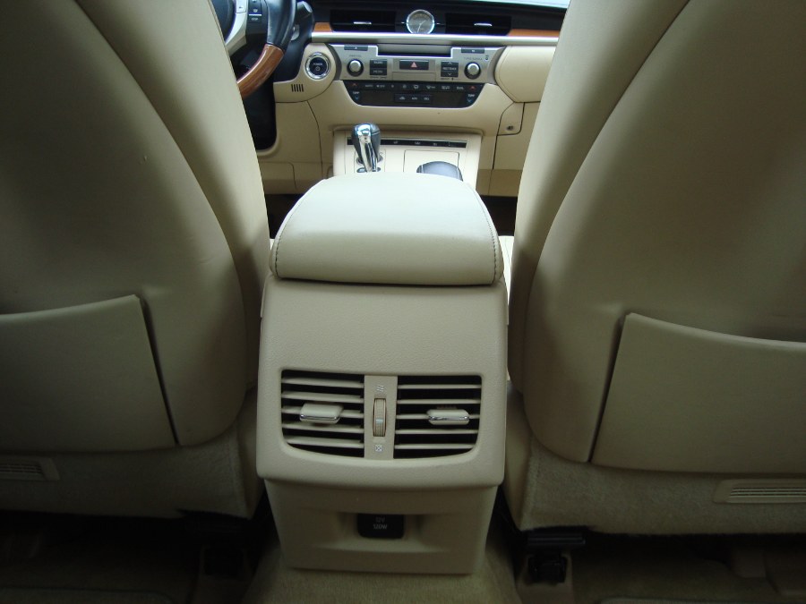 2015 Lexus ES 00h photo