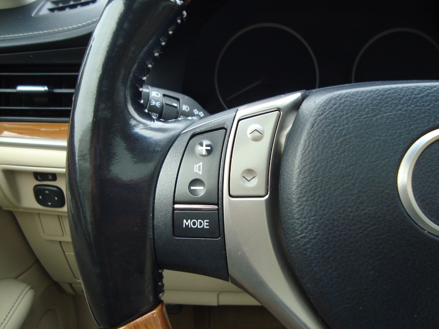 2015 Lexus ES 00h photo