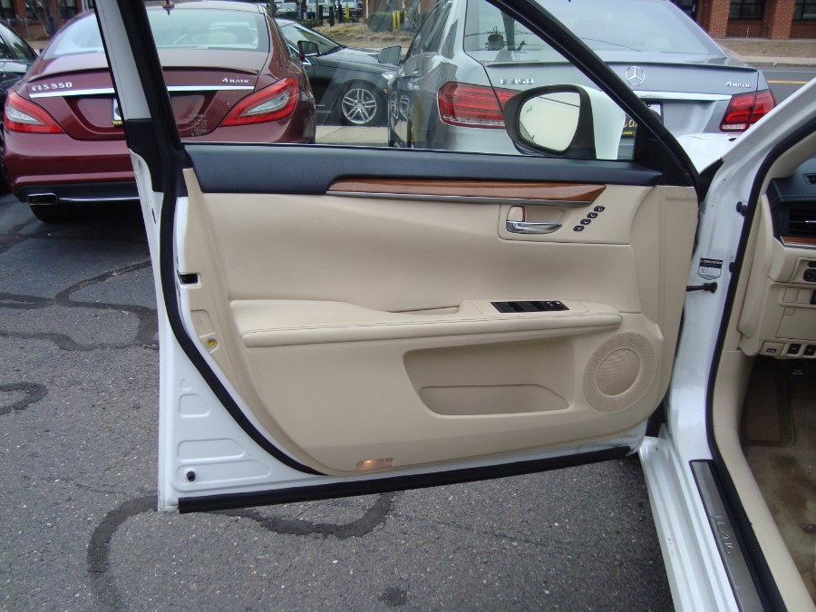 2015 Lexus ES 00h photo