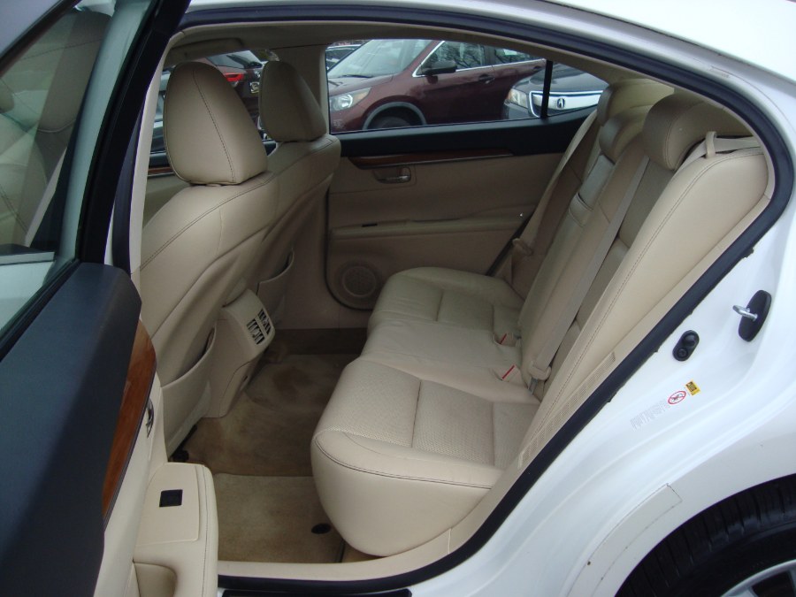 2015 Lexus ES 00h photo