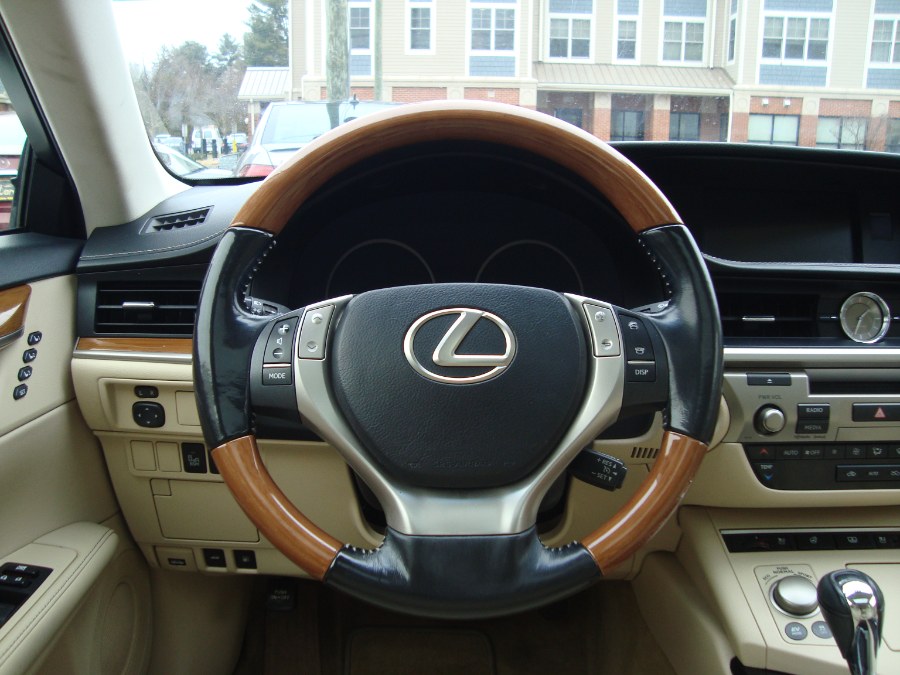 2015 Lexus ES 00h photo