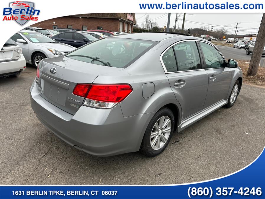 2010 Subaru Legacy 2.5i Premium photo