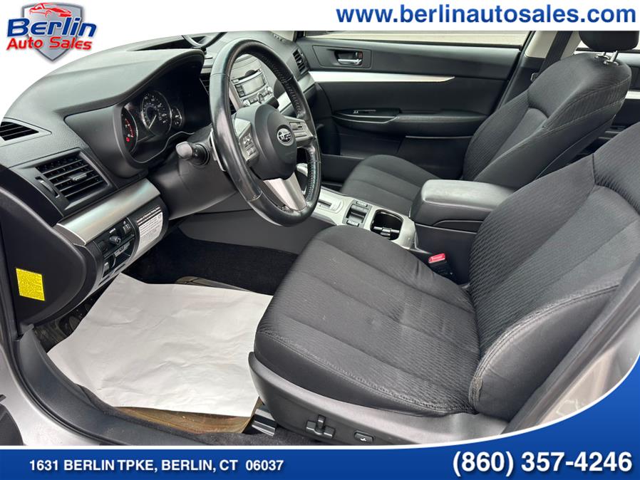 2010 Subaru Legacy 2.5i Premium photo