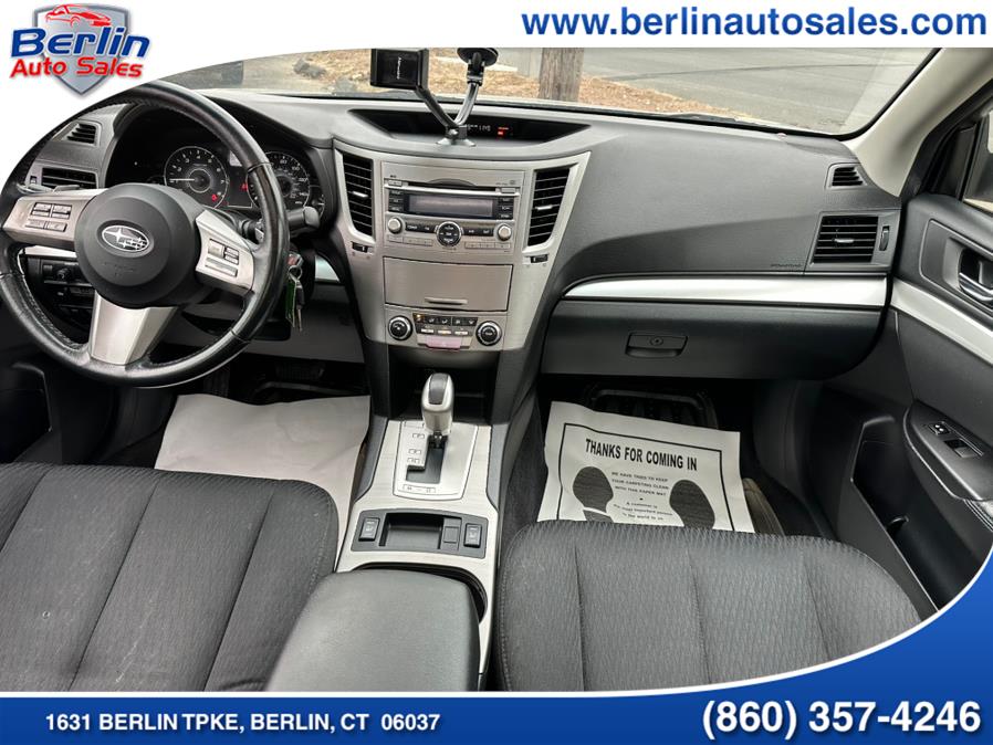 2010 Subaru Legacy 2.5i Premium photo