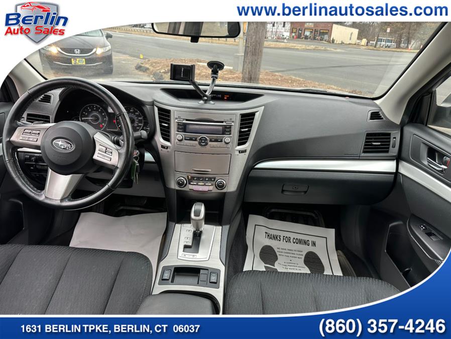 2010 Subaru Legacy 2.5i Premium photo