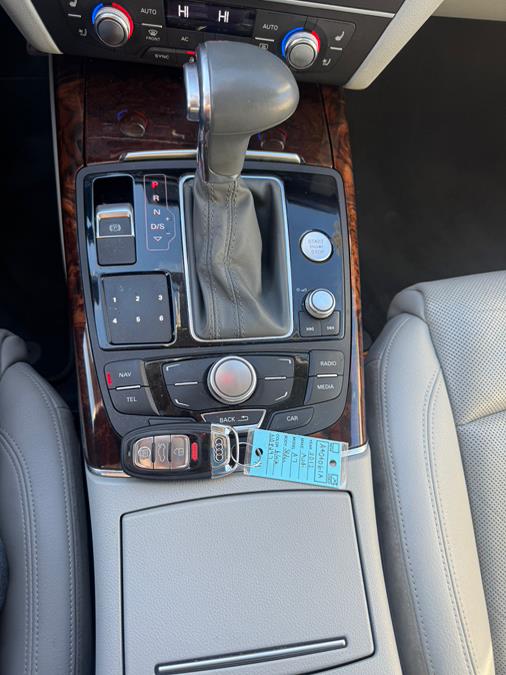 2012 Audi A7 3.0T quattro Prestige photo