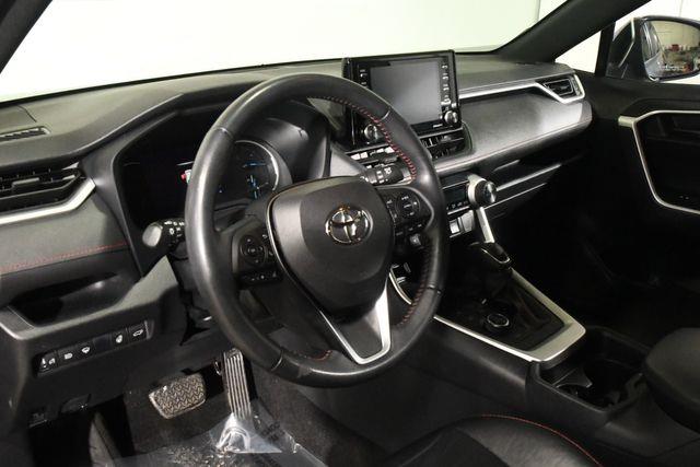 2021 Toyota RAV4 Prime SE photo