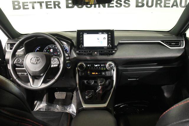 2021 Toyota RAV4 Prime SE photo