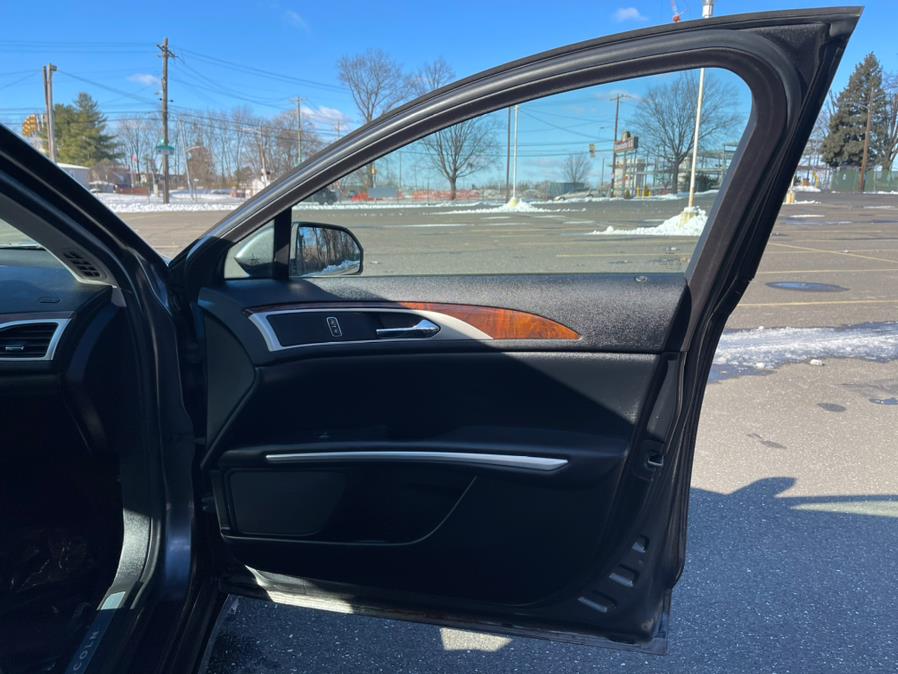 2015 Lincoln MKZ 4dr Sdn AWD photo