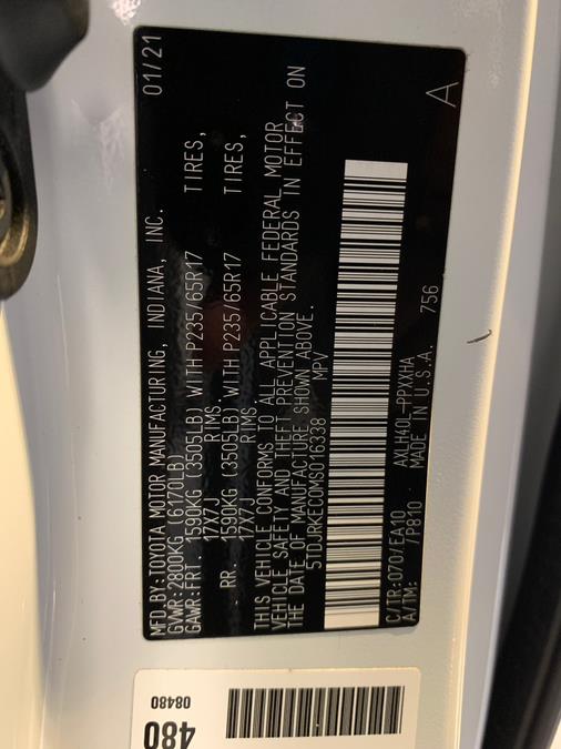 2021 Toyota Sienna XLE FWD 8-Passenger (Natl) photo