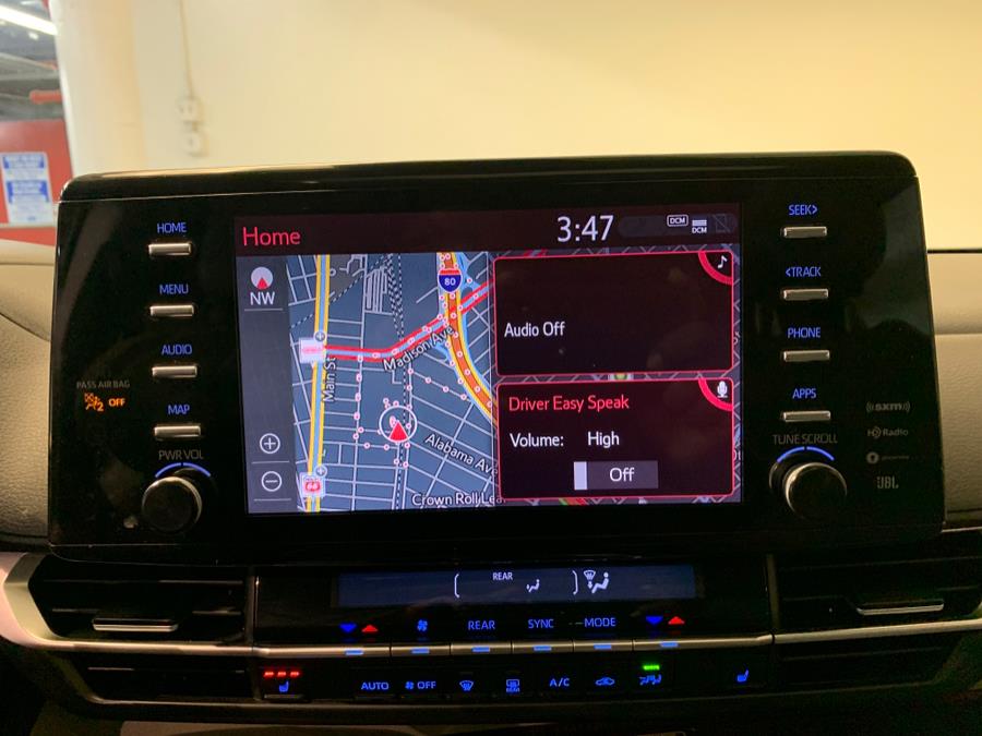 2021 Toyota Sienna XLE FWD 8-Passenger (Natl) photo