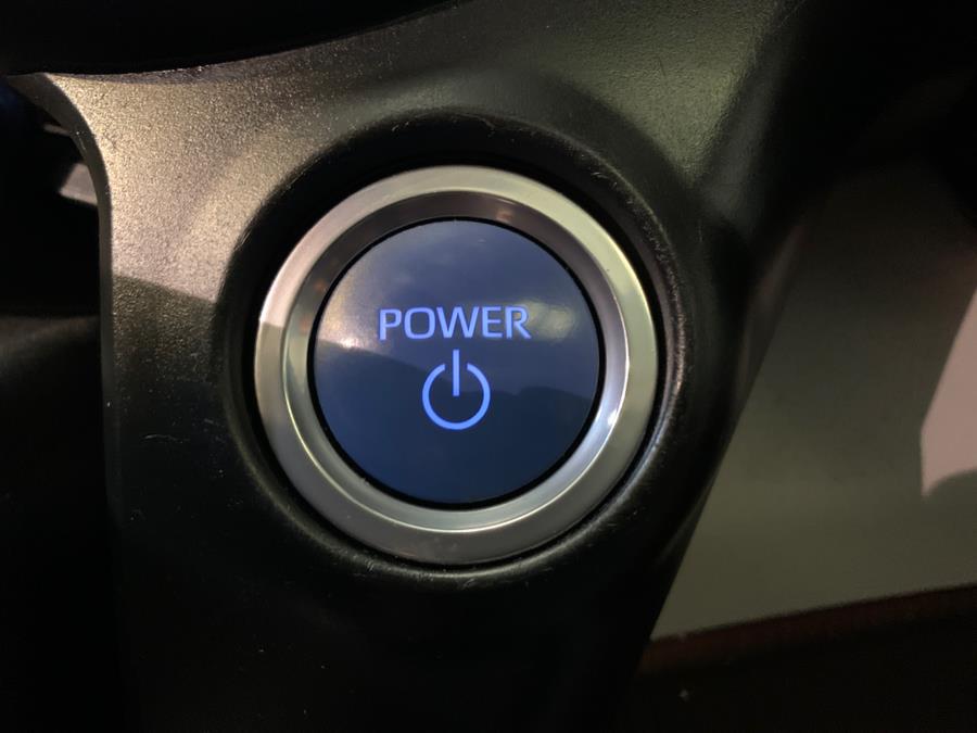 2021 Toyota Sienna XLE FWD 8-Passenger (Natl) photo