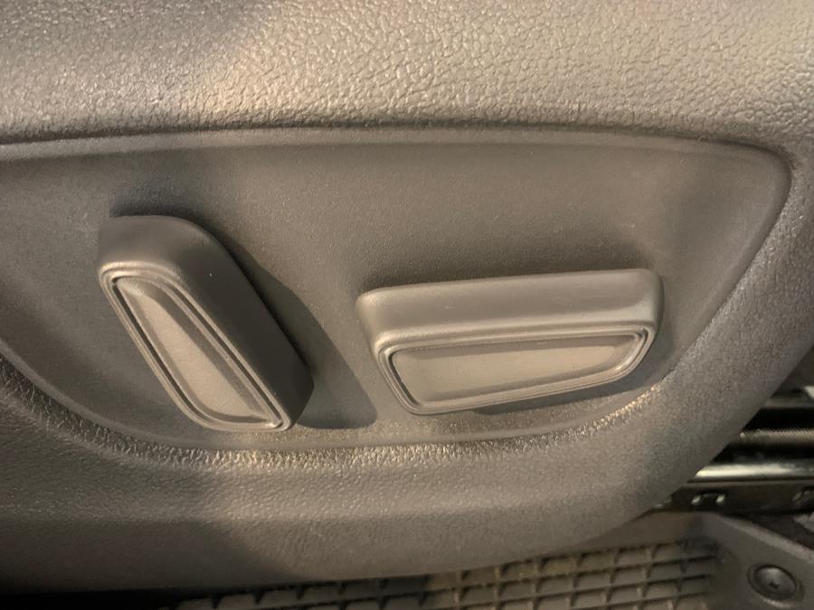 2021 Toyota Sienna XLE FWD 8-Passenger (Natl) photo