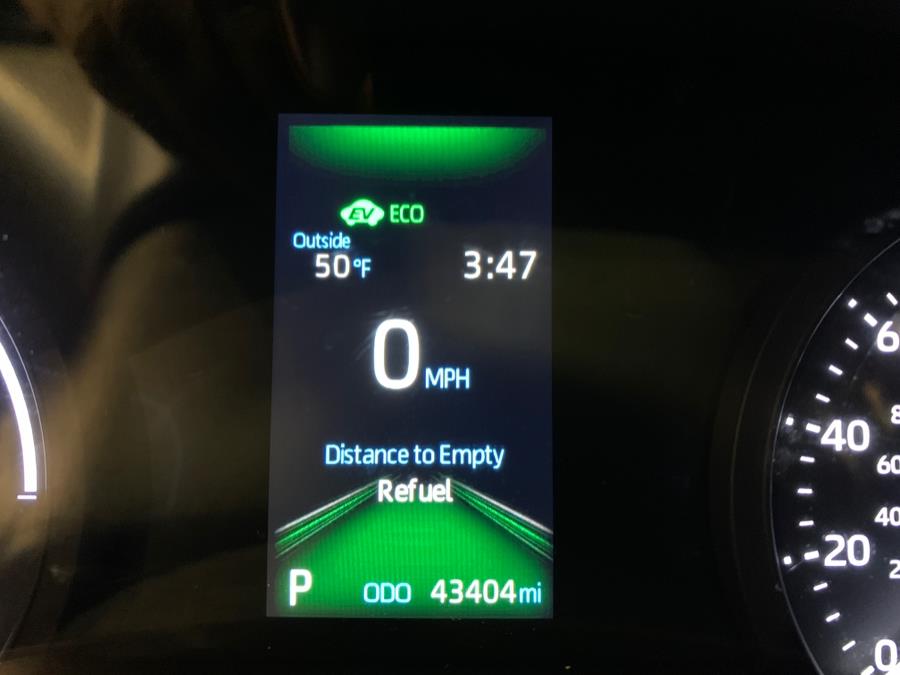 2021 Toyota Sienna XLE FWD 8-Passenger (Natl) photo