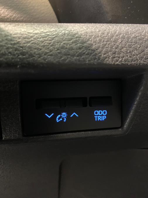 2021 Toyota Sienna XLE FWD 8-Passenger (Natl) photo