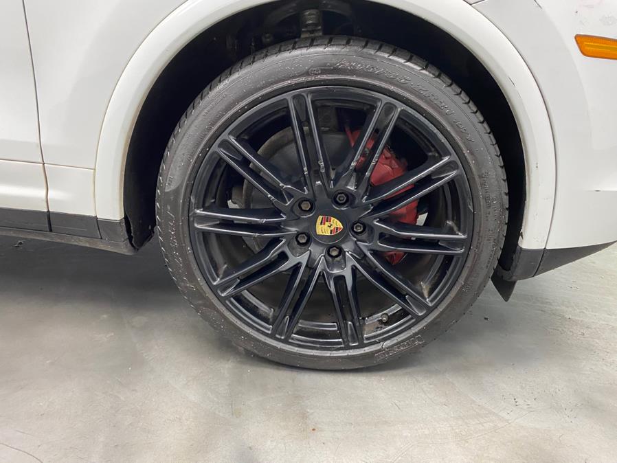 2018 Porsche Cayenne Platinum Edition AWD photo