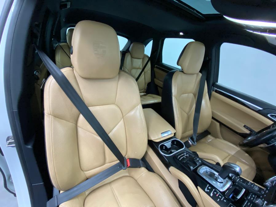 2018 Porsche Cayenne Platinum Edition AWD photo