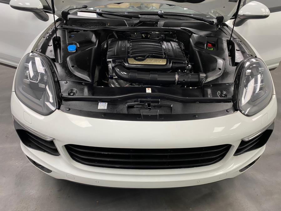 2018 Porsche Cayenne Platinum Edition AWD photo