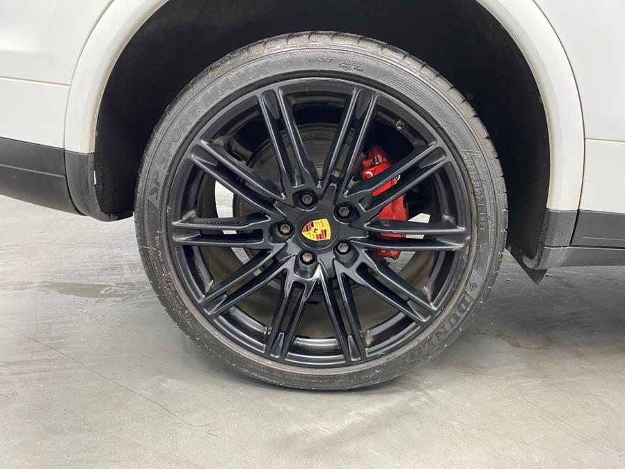 2018 Porsche Cayenne Platinum Edition AWD photo