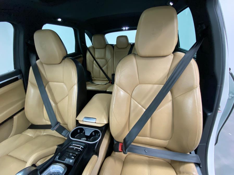 2018 Porsche Cayenne Platinum Edition AWD photo