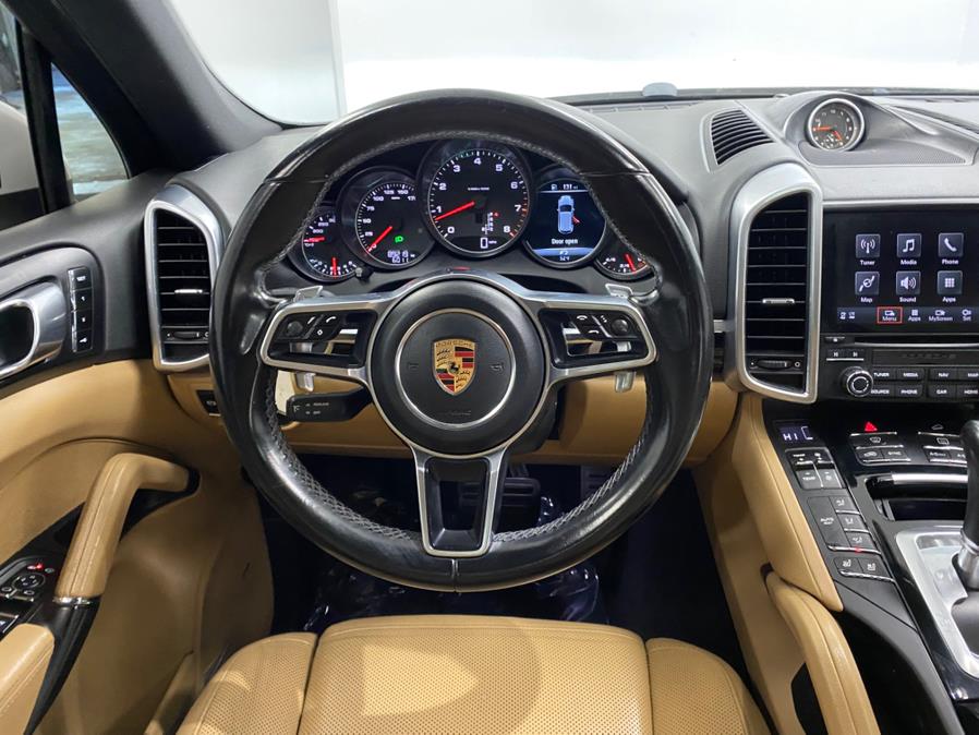 2018 Porsche Cayenne Platinum Edition AWD photo