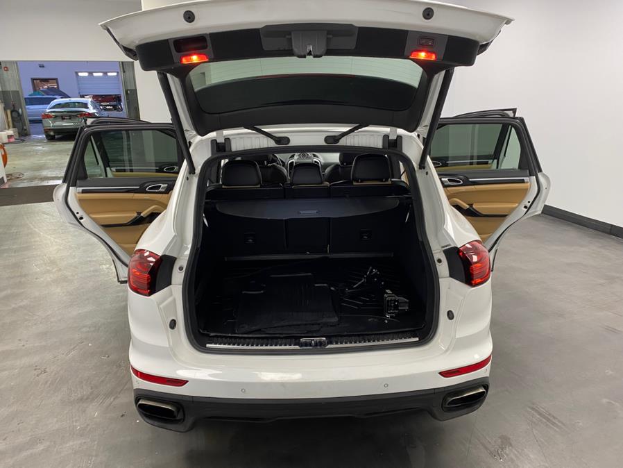 2018 Porsche Cayenne Platinum Edition AWD photo
