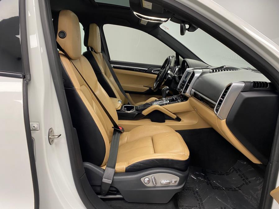 2018 Porsche Cayenne Platinum Edition AWD photo