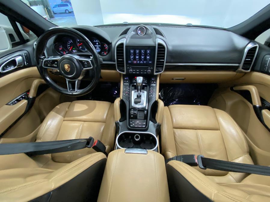 2018 Porsche Cayenne Platinum Edition AWD photo