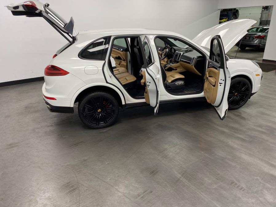 2018 Porsche Cayenne Platinum Edition AWD photo