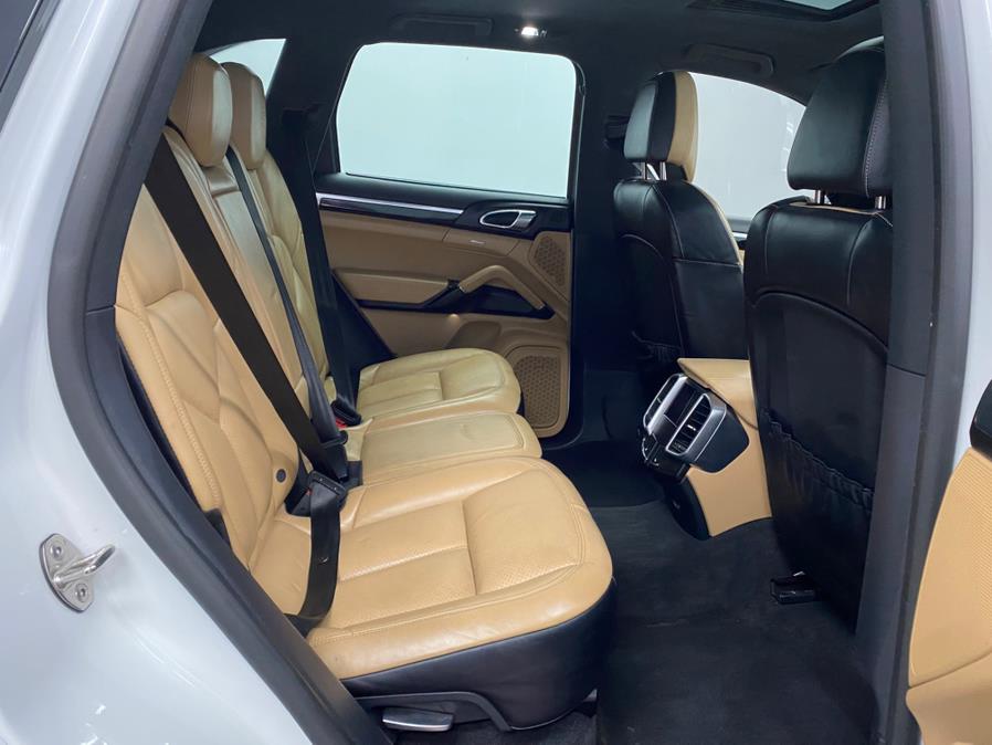 2018 Porsche Cayenne Platinum Edition AWD photo