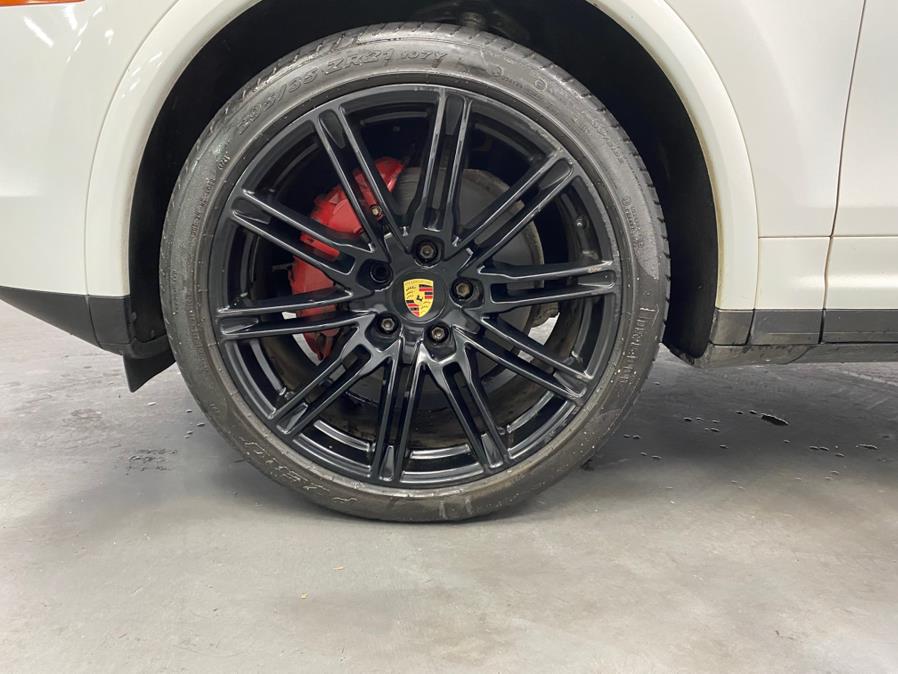 2018 Porsche Cayenne Platinum Edition AWD photo