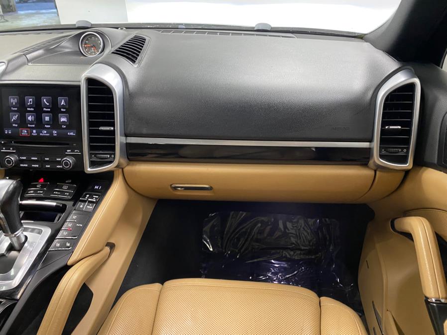 2018 Porsche Cayenne Platinum Edition AWD photo
