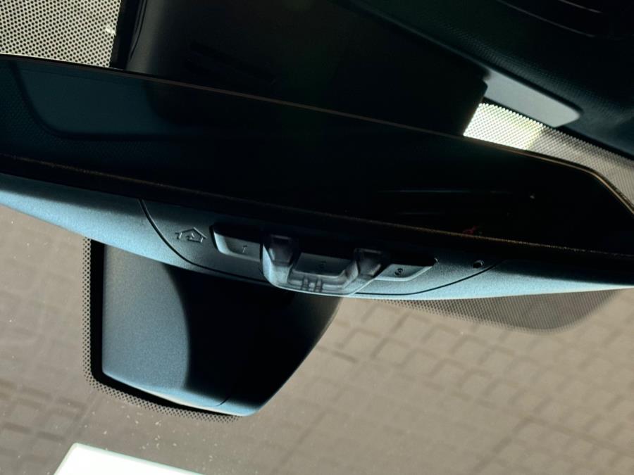 2021 BMW 3-Series 330i xDrive Sedan North Americ photo