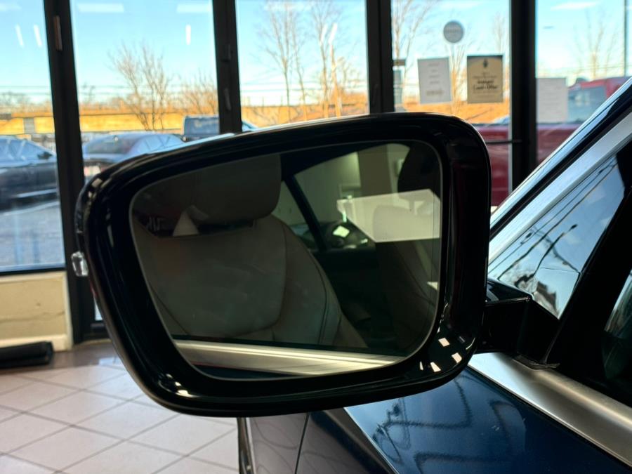 2021 BMW 3-Series 330i xDrive Sedan North Americ photo