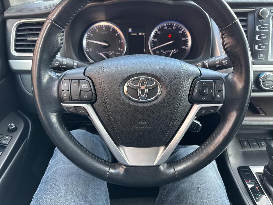 2018 Toyota Highlander Limited V6 AWD photo