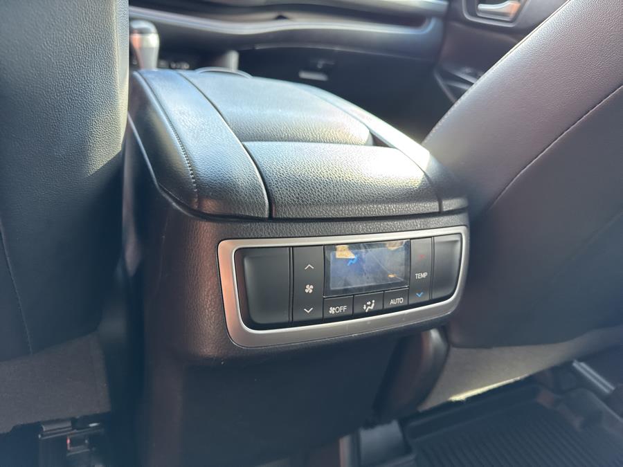 2018 Toyota Highlander Limited V6 AWD photo