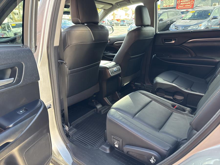 2018 Toyota Highlander Limited V6 AWD photo