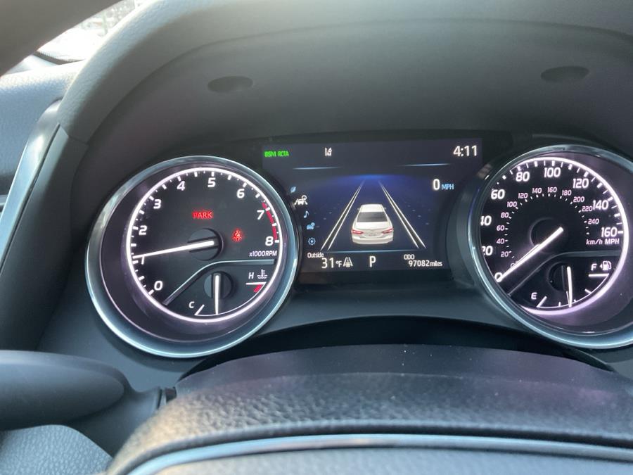 2020 Toyota Camry XLE Auto (Natl) photo