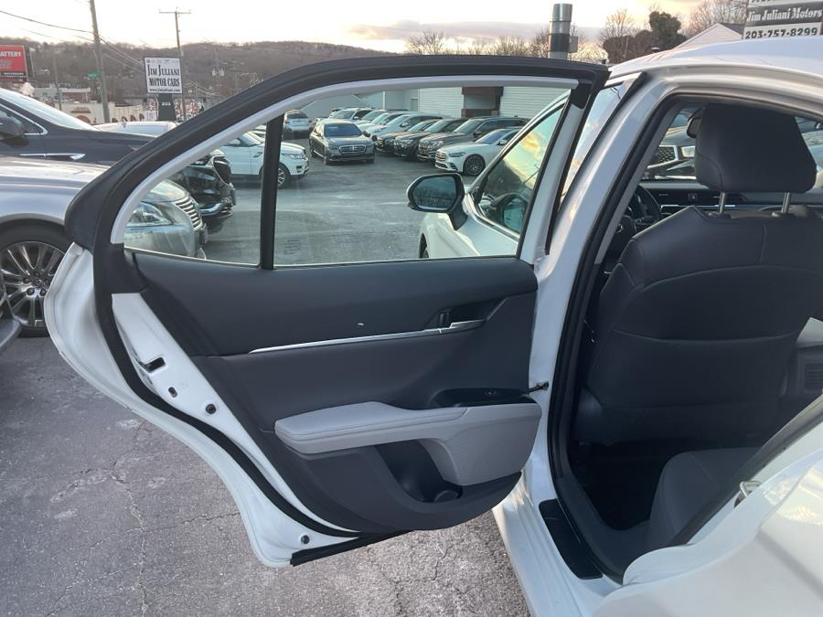 2020 Toyota Camry XLE Auto (Natl) photo