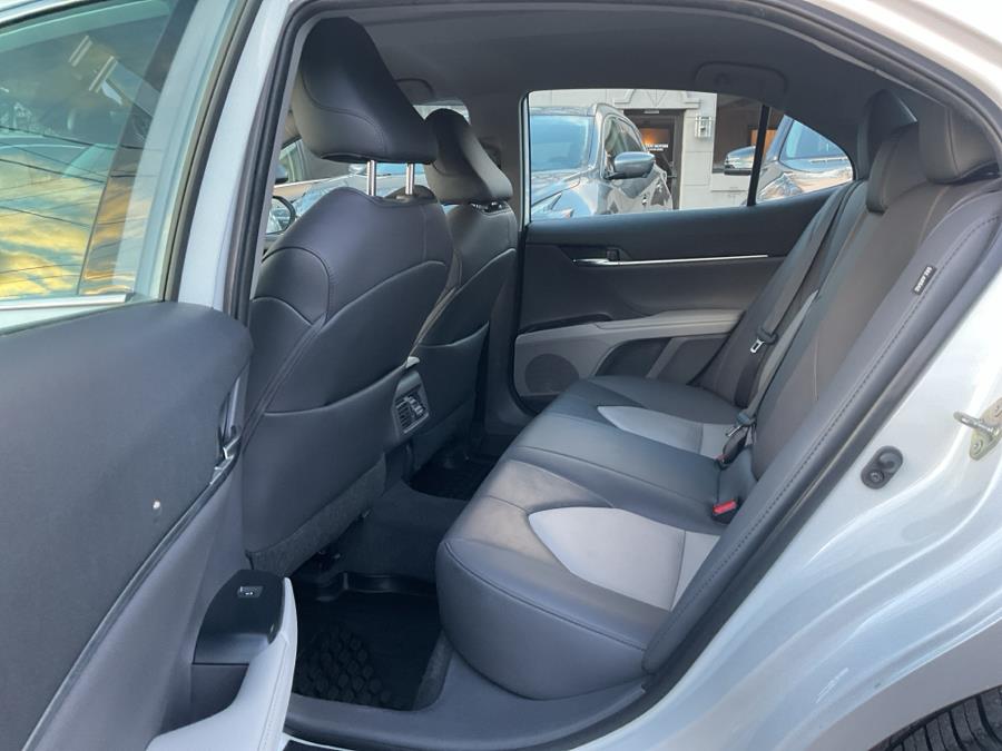 2020 Toyota Camry XLE Auto (Natl) photo