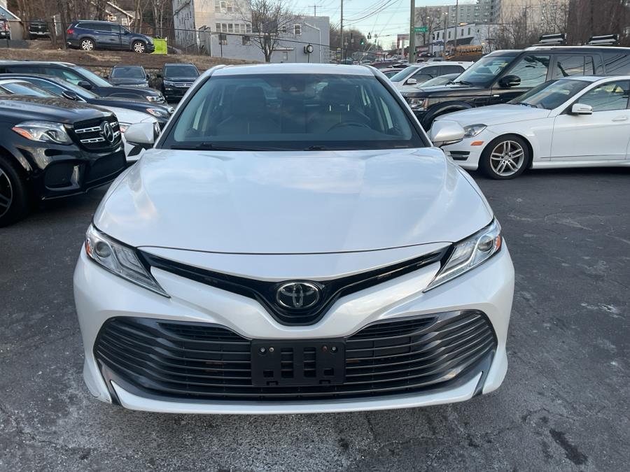 2020 Toyota Camry XLE Auto (Natl) photo