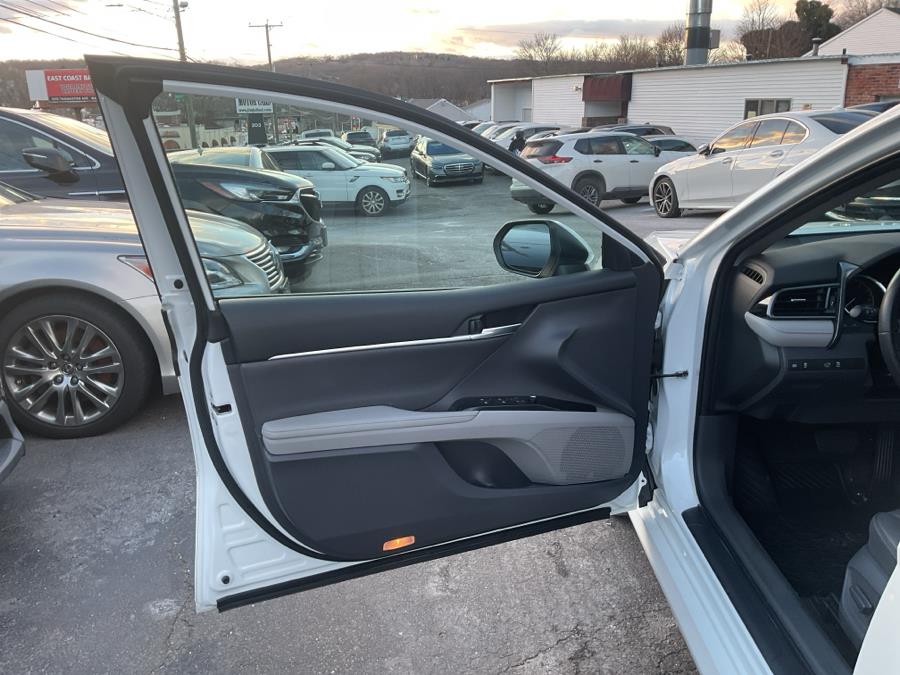 2020 Toyota Camry XLE Auto (Natl) photo