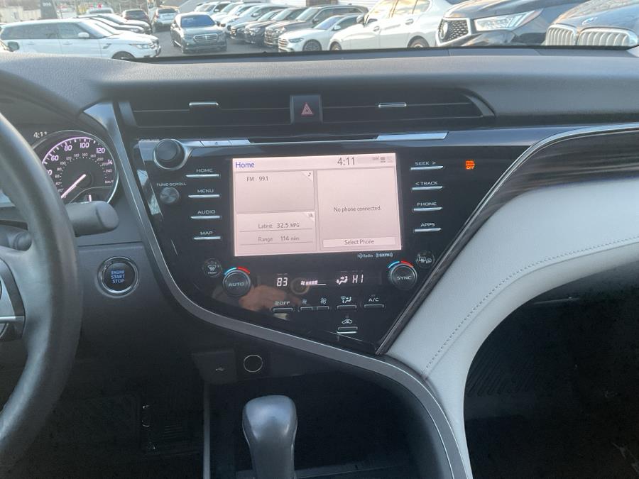 2020 Toyota Camry XLE Auto (Natl) photo